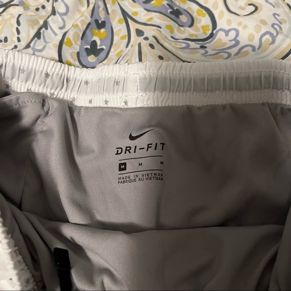 Nike patterned running shorts - Picture 3 of 3